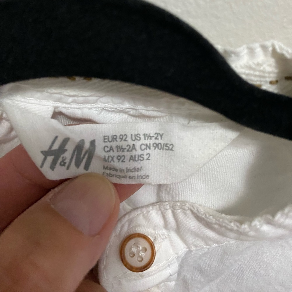 H&M button down. - Picture 4 of 4